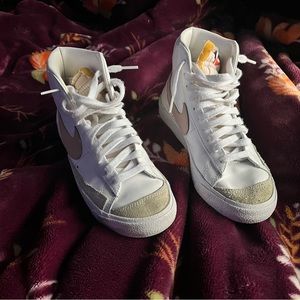 Women’s Nike Blazers Mid ‘77